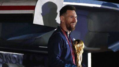 Messi to return to PSG in early January, says Galtier