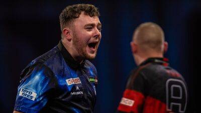 Josh Rock edges out Aspinall to reach last 16 at Ally Pally