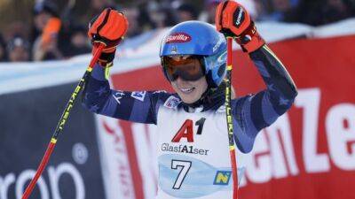 Shiffrin golden in World Cup giant slalom for 2nd straight day, Canada's Grenier 5th