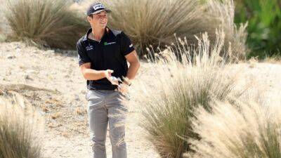 Hovland leads Hero Challenge, while Lowry struggles
