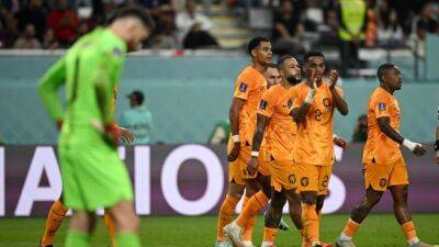 Depay on target as Netherlands beat US 3-1 to reach quarter-finals