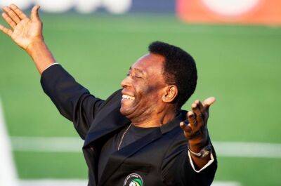 PICTURES | Iconic photos of Pele's legendary career