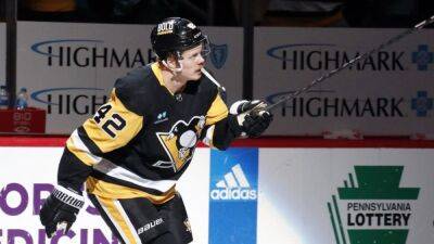 NHL roundup: Kasperi Kapanen's hat trick sends Pens past Blues
