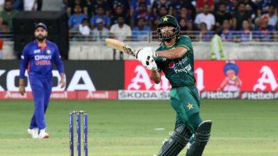 Injury-hit Pakistan make three changes, England bat in Multan
