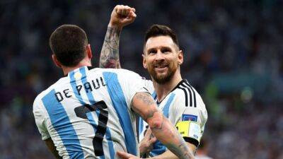Argentina lead Netherlands 1-0 at halftime in World Cup quarter-final