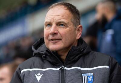 Neil Harris - Steve Lovell - Steve Evans - Paul Scally - Luke Cawdell - Gillingham chairman Paul Scally thanks Steve Lovell for his caretaker role at Priestfield - kentonline.co.uk
