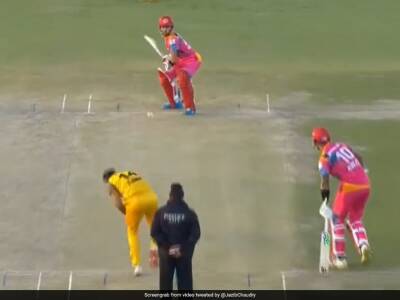 Paul Stirling - Alex Hales - Rahmanullah Gurbaz - Watch: Afghanistan Cricketer Produces Superb "Helicopter" Shot In Pakistan Super League - sports.ndtv.com - Afghanistan - Pakistan -  Islamabad