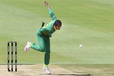 Hayley Matthews - Sune Luus - Proteas skipper Luus hails Khaka's 5-star bowling: 'It's unbelievable' - news24.com - South Africa -  Johannesburg