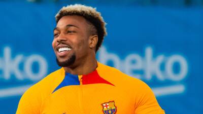 Joan Laporta - Adama, ovacionado y aplaudido en su primer entrenamiento - en.as.com - Madrid