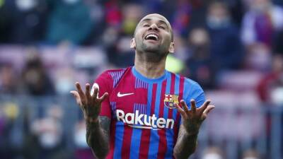 Barcelona Alves reacciona a la sanción de dos partidos