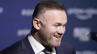 Wayne Rooney believes Manchester United need to give club’s next manager time