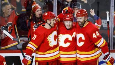 Backlund, Markstrom lead Flames in rout of Golden Knights