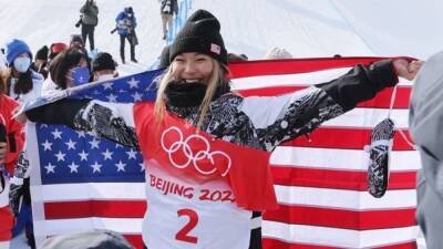 Snowboarding-American "golden girl" Kim blows away rivals to defend halfpipe title