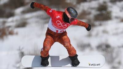 Canada's Éliot Grondin snags silver medal in snowboard cross photo finish