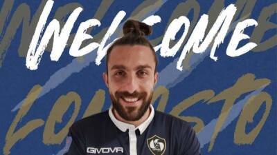 ¡Expulsado por orinar en la banda! - en.as.com -  Santa