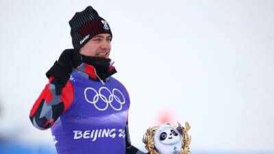 Snowboarding-Austria's Haemmerle narrowly grabs gold in men's snowboard cross