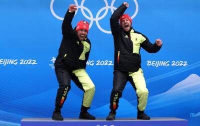 'Bavaria Express' steams to third straight luge Olympic gold