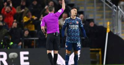 Gabriel Martinelli receives strange red card for Arsenal after two bookings at same time