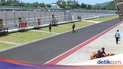 Motogp Mandalika - Tes MotoGP Mandalika: Ada Red Flag, Lintasan Dibersihkan Dulu - sport.detik.com