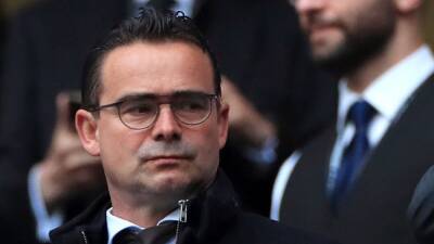 Overmars deberá devolver 1,25 millones de euros al Ajax