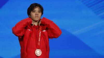 Figure skating-'I want to be like Chen', says Japanese medallist Uno