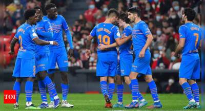Valencia peg back Athletic Bilbao in first leg to leave Copa del Rey semifinal in the balance