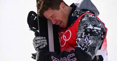 Olympics-Snowboarding-With tears and hugs, White bids farewell to competition at Beijing Games