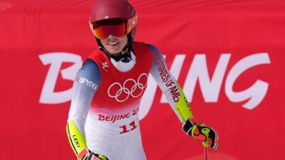 Mikaela Shiffrin completes super-G race after consecutive DNFs, acknowledges opening events as a 'failure'
