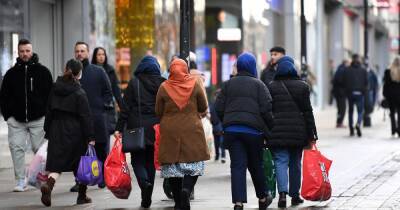 Rishi Sunak - UK economy sees record growth of 7.5% in 2021 as long Covid recovery begins - manchestereveningnews.co.uk - Britain