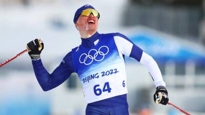 Iivo Niskanen beats Alexander Bolshunov to gold in the men's 15km cross country at Winter Olympics 2022