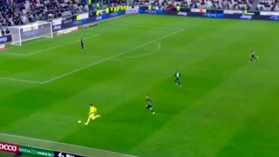 Ferran Torres - Vale 70M€ por esto: el 2-1 de Vlahovic de la más absoluta nada en el 89'... ¡pilló el balón ahí! - en.as.com - Madrid