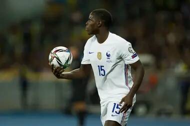 France Boss Didier Deschamps Absolutely Rips Into Kurt Zouma Over Cat-Kicking Video