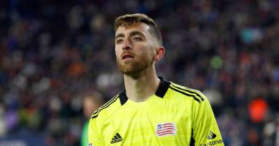 Soccer-Arsenal agree deal for keeper Turner from New England Revolution