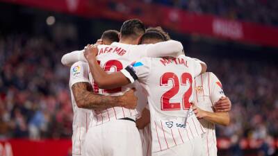 Anthony Martial key for Sevilla as assist helps side to win over Elche to cut Real Madrid's La Liga lead