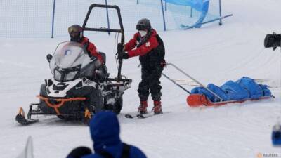 Snowboarding-Australian Brockhoff crashes, taken off course on stretcher