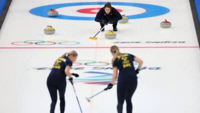Jennifer Jones - Curling-Sweden edge Canada in battle of heavyweights - channelnewsasia.com - Britain - Russia - Sweden - Denmark - Canada - Beijing - Japan -  Sochi - South Korea