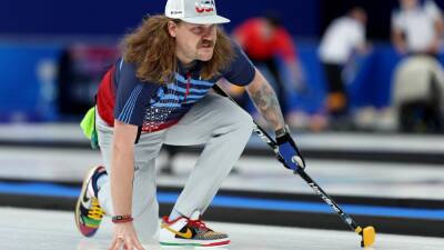 John Shuster - Winter Olympics 2022 - Team USA's 'rockstar' Matt Hamilton and his 'wild' multi-coloured curling shoes - eurosport.com - Russia - Usa - Canada - Beijing -  Hamilton