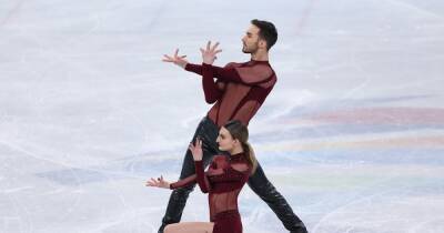Gabriella Papadakis and Guillaume Cizeron set new rhythm dance world record en route to lead in ice dance