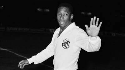 Lionel Messi - Pele rookie card becomes soccer's first $1 million card, sells for $1.33 million - espn.com - Brazil