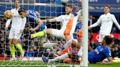 Premier League wrap: Seamus Coleman finds the net as Everton crush Leeds