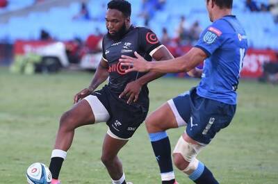 Lukhanyo Am - Sharks cling on for rare Loftus win after both teams suffer red cards in thriller - news24.com -  Pretoria