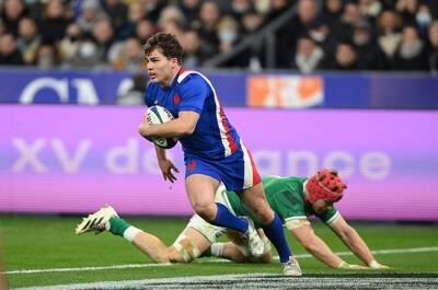 France down Ireland in Six Nations thriller