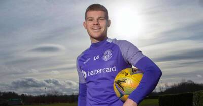 Chris Mueller - Hibs' Chris Mueller admits teammates find him 'a bit different' as he takes a leaf out of his own book - msn.com - Scotland - Usa -  Orlando