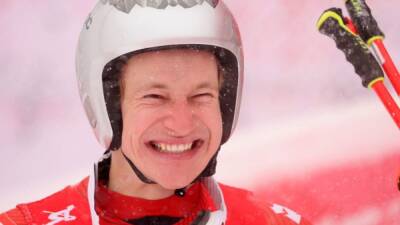 Alpine skiing-Switzerland's Odermatt wins men's giant slalom