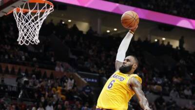 NBA: Lebron James breaks all-time scoring record but LA Lakers lose to Warriors