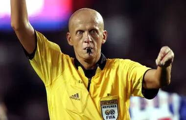 Pierluigi Collina Once Squared Up To Czech Hardman Tomas Repka, There Was Only One Winner