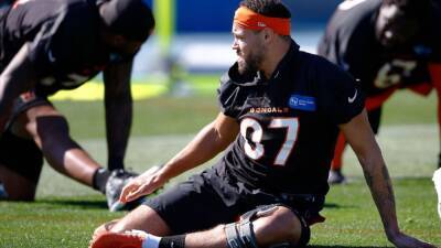 Source - Cincinnati Bengals TE C.J. Uzomah to play in Super Bowl LVI despite sprained MCL