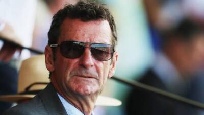 Sir Mark Todd apologises after a video shows him appearing to hit horse with branch - bbc.com - Britain - New Zealand - Los Angeles -  Seoul