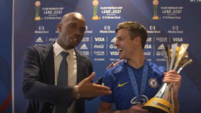 Drogba saca los colores a Azpilicueta