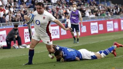 Rugby - Five-try England roar back to form with commanding win in Italy